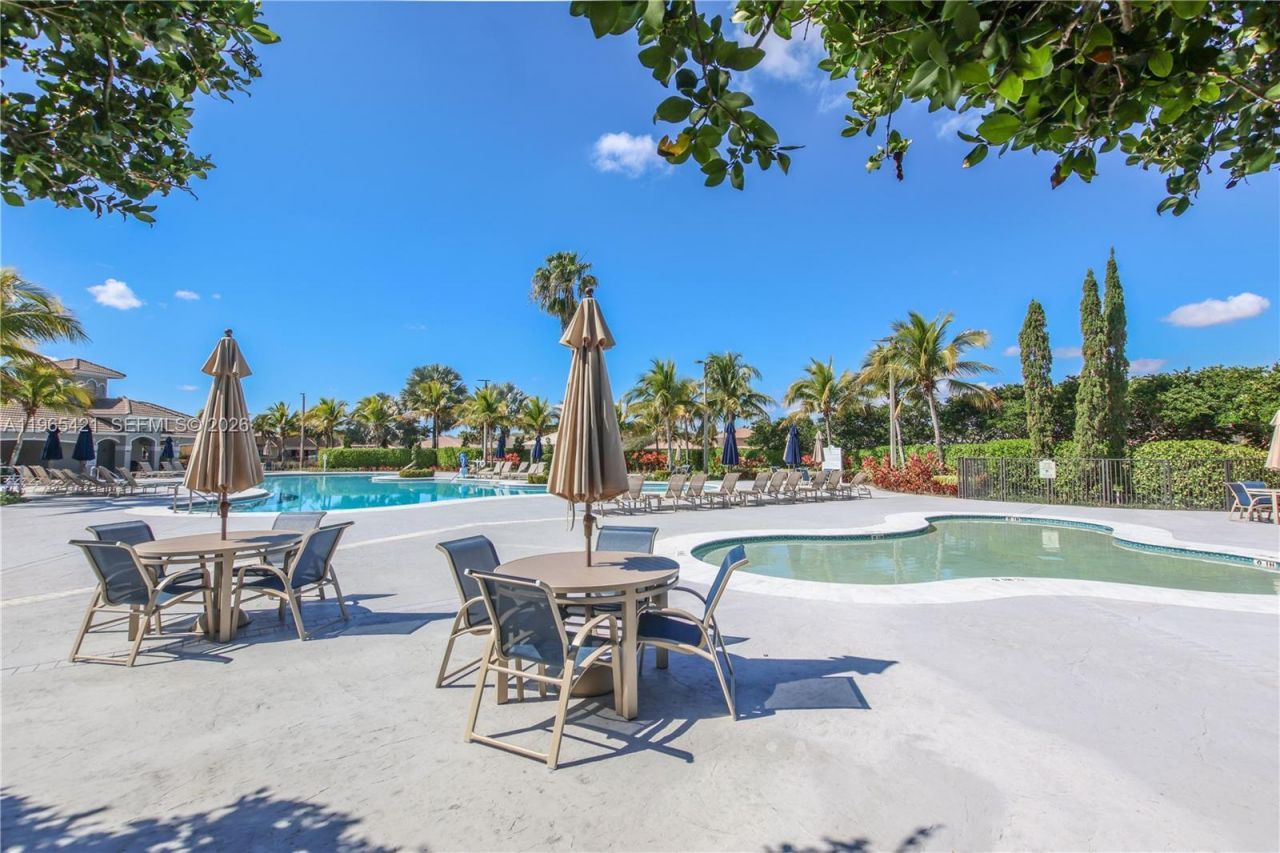 19301 Seneca Ave, Weston, FL 33332 Photo