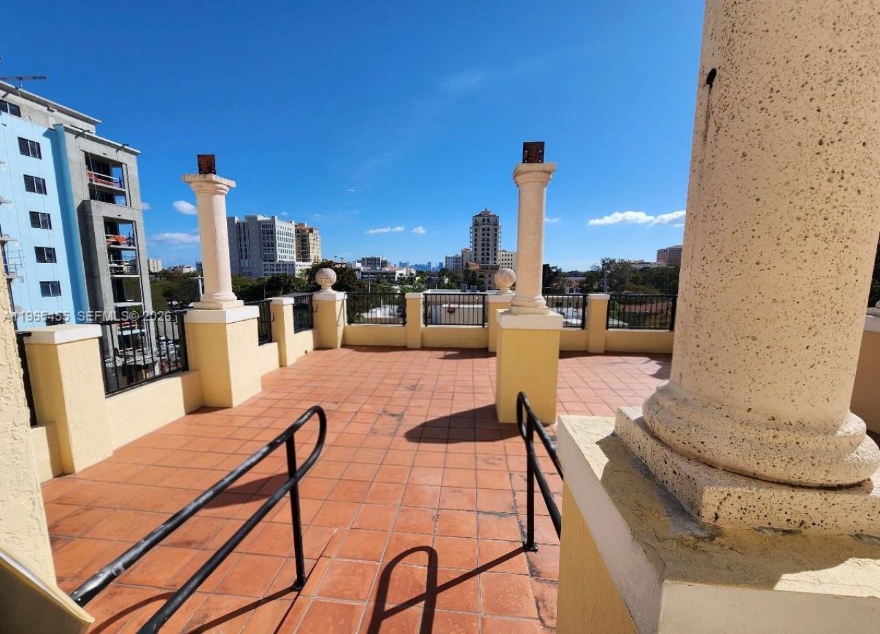 322 Madeira Ave, Unit 503, Coral Gables, FL 33134 Photo