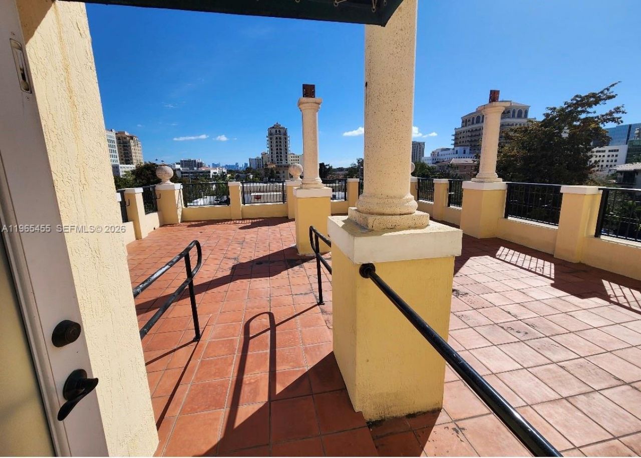 322 Madeira Ave, Unit 503, Coral Gables, FL 33134 Photo