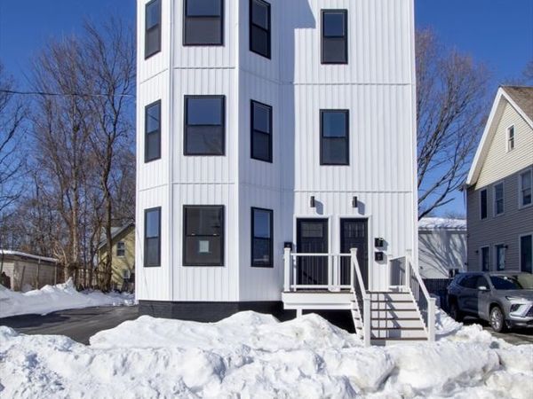 20 Cottage St, West Springfield, MA 01089