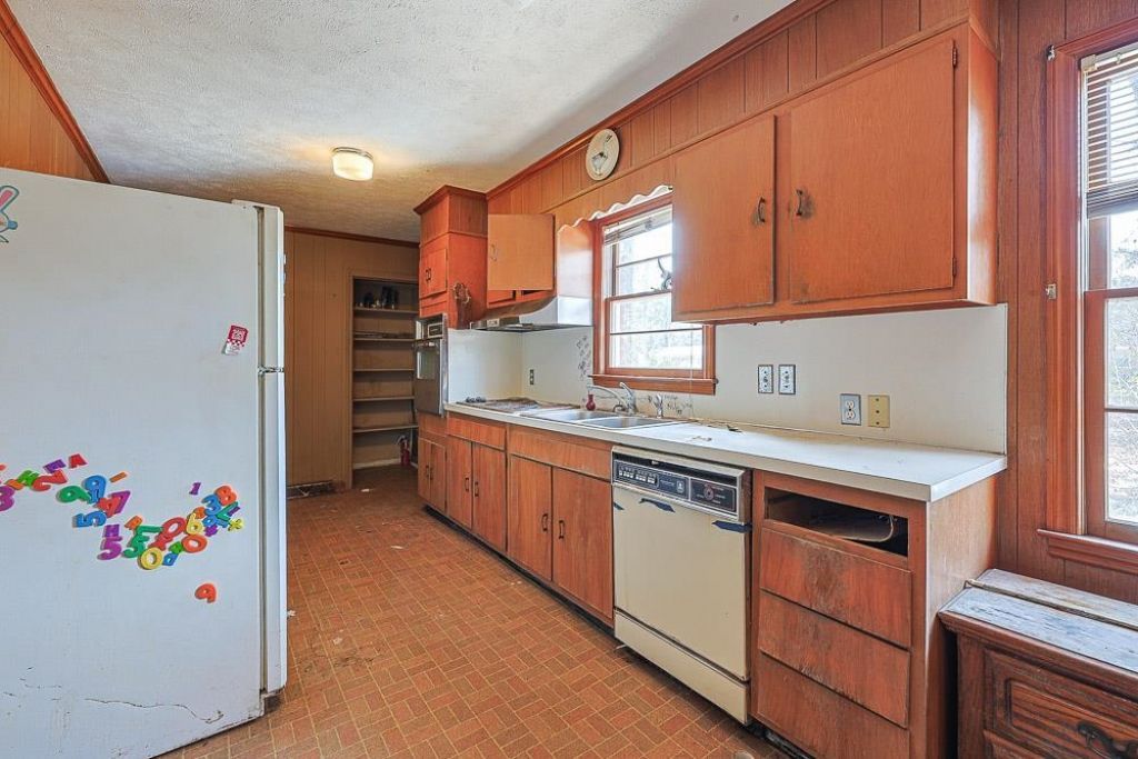 1129 9th Ave. S Photo 6