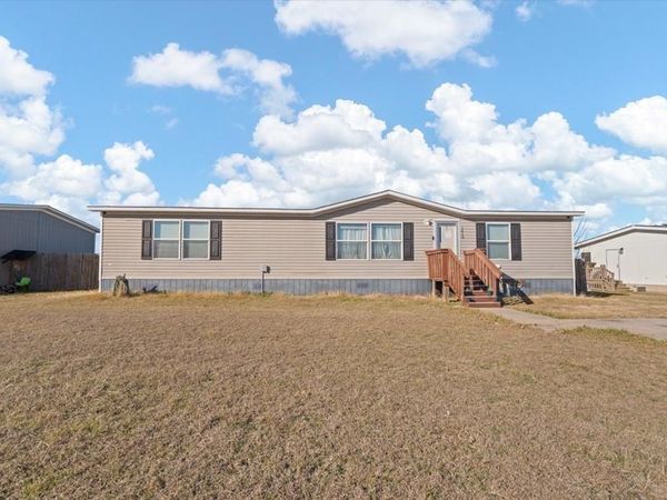1418 Smooth Stone Drive, Cleburne, TX 76033