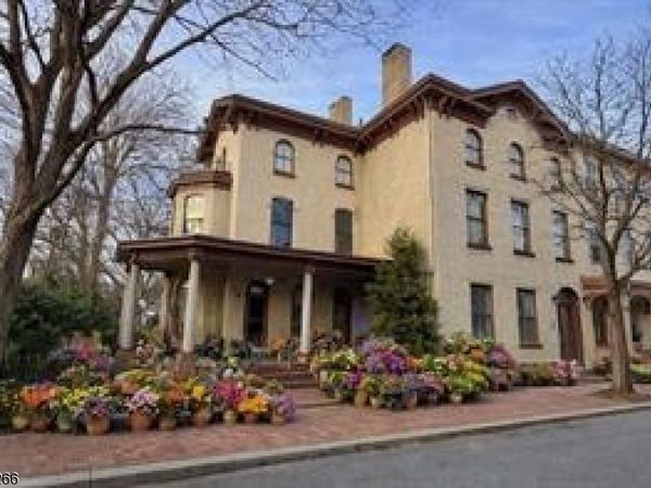 26 York St, Lambertville, NJ 08530