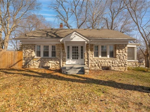 7005 Raytown Road, Raytown, MO 64133