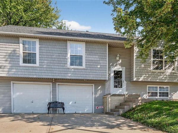 4507 N Fuller Avenue, Kansas City, MO 64117