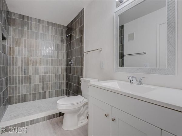 3060 Tarpon Drive, Unit 204, Las Vegas, NV 89120