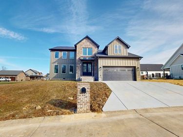 27 Waterside Circle, Ona, WV 25545