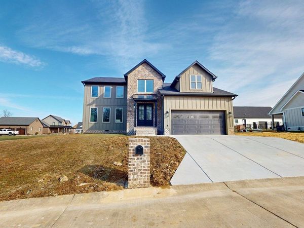 27 Waterside Circle, Ona, WV 25545