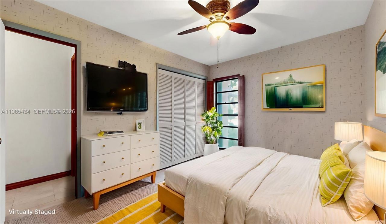 9620 E Calusa Club Dr, Miami, FL 33186 Photo