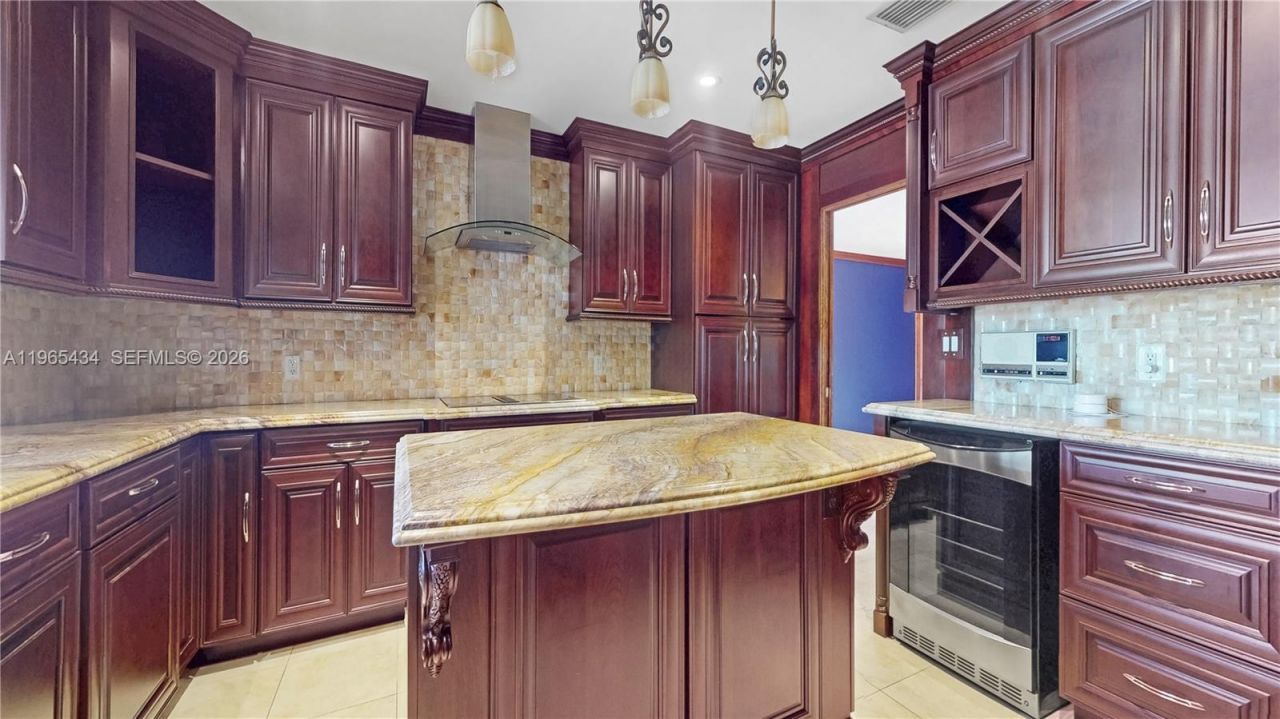 9620 E Calusa Club Dr, Miami, FL 33186 Photo