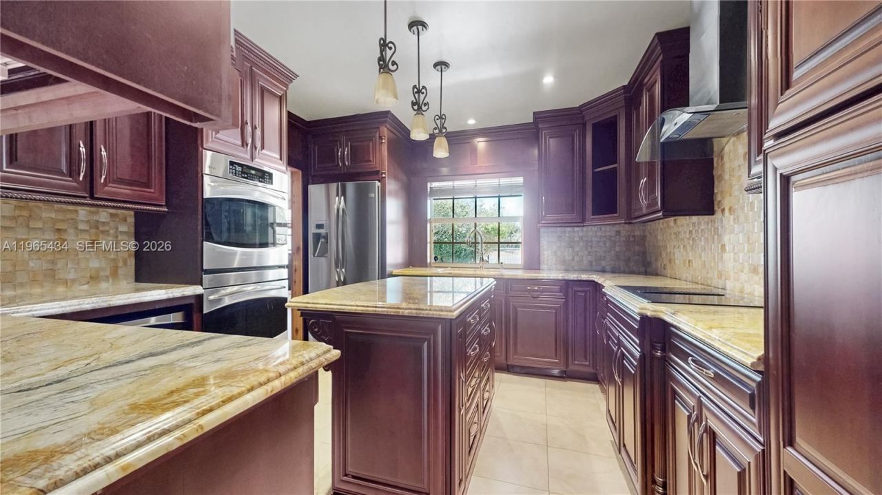 9620 E Calusa Club Dr, Miami, FL 33186 Photo