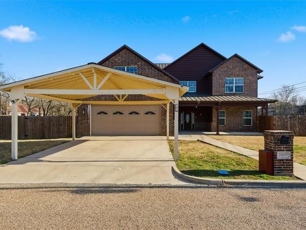 1205 Avenue B, Lacy Lakeview, TX 76705