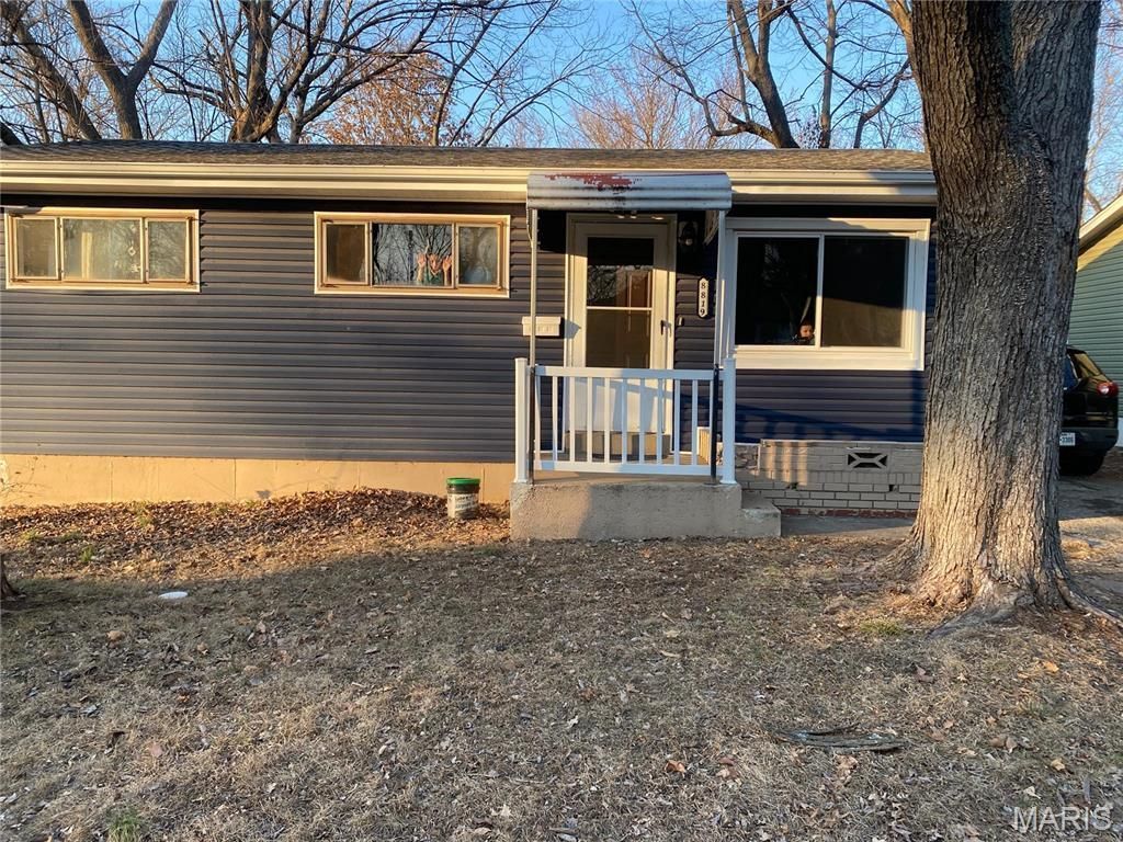 8819 Cranberry Lane, Saint Louis, MO 63121 Main Photo