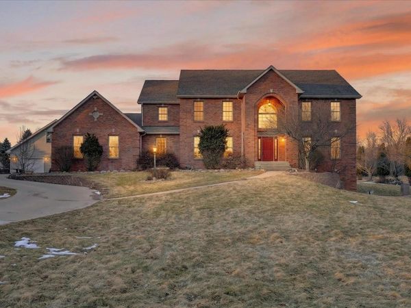 8306 E Crockett Road, ROSCOE, IL 61073