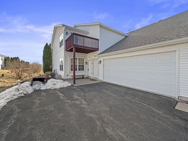 410 Pine White #102-B Road, ROSCOE, IL 61073