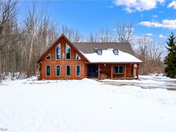 9677 Lindbergh Boulevard, Olmsted Falls, OH 44138