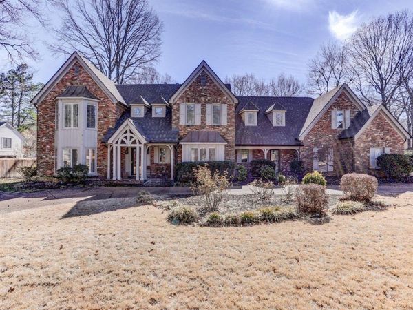8469 WOOD BRIAR DR, Germantown, TN 38138