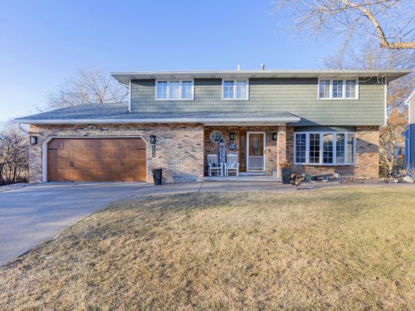 1680 Prairie Vista Circle, Bettendorf, IA 52722