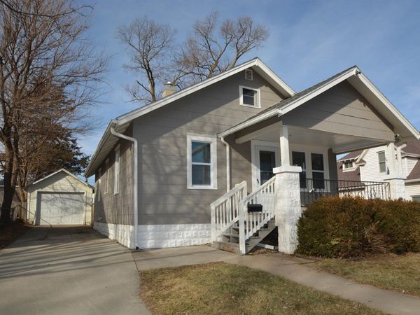 1119 S Cecelia St, Sioux City, IA 51106