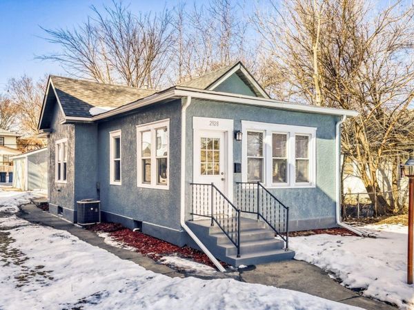 2928 34th Avenue S, Minneapolis, MN 55406