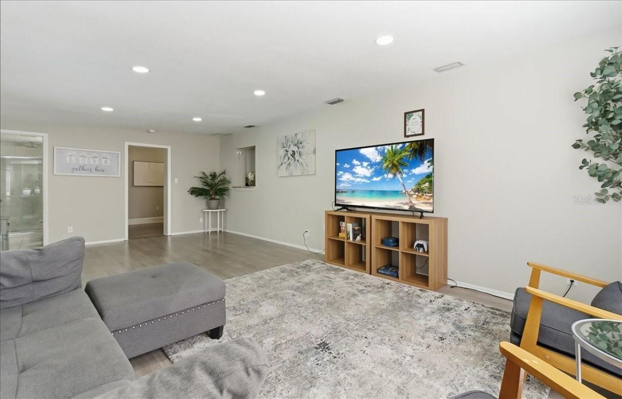 305 N Conrad Avenue, Sarasota, FL 34237 Photo