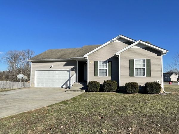 399 Paris Dr , Clarksville, TN 37042