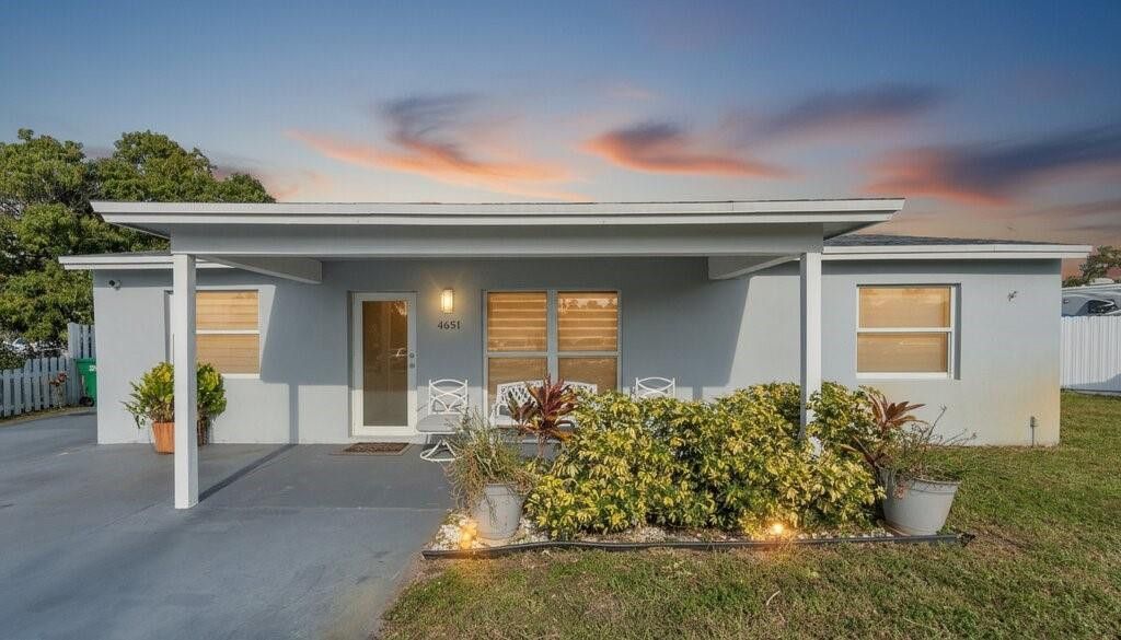 4651 SW 19th St, Fort Lauderdale, FL 33317 Main Photo