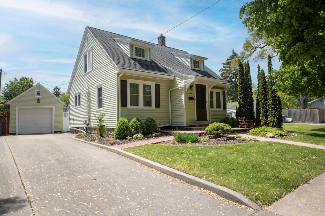 314 Van Buren Street, South Haven, MI 49090 Main Photo