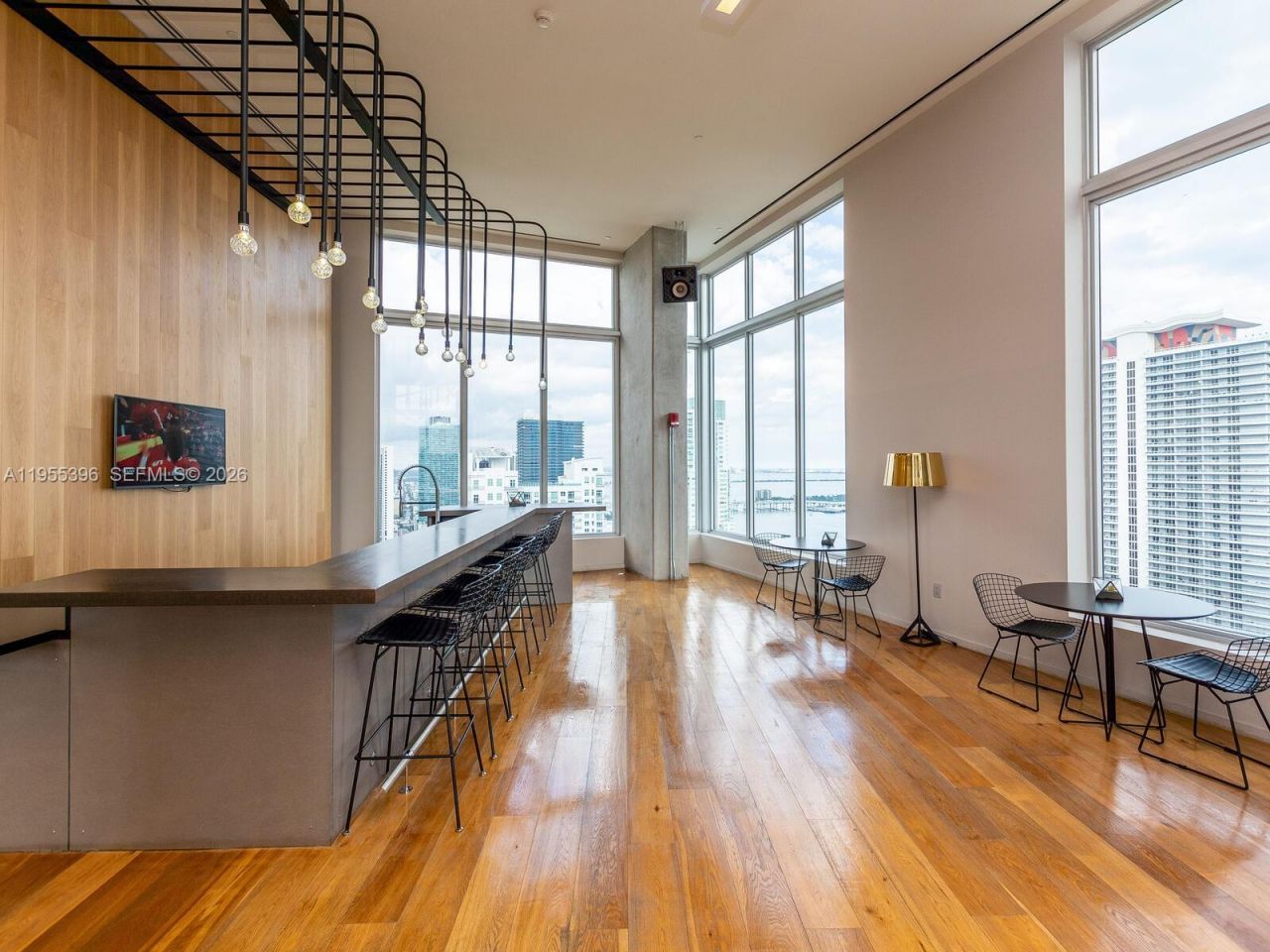 151 SE 1st St , Unit 805, Miami, FL 33131 Photo