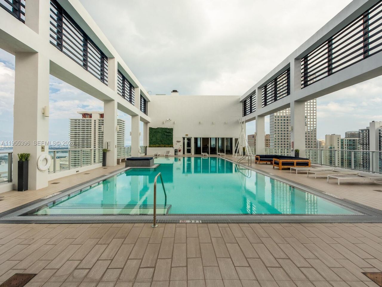 151 SE 1st St , Unit 805, Miami, FL 33131 Photo