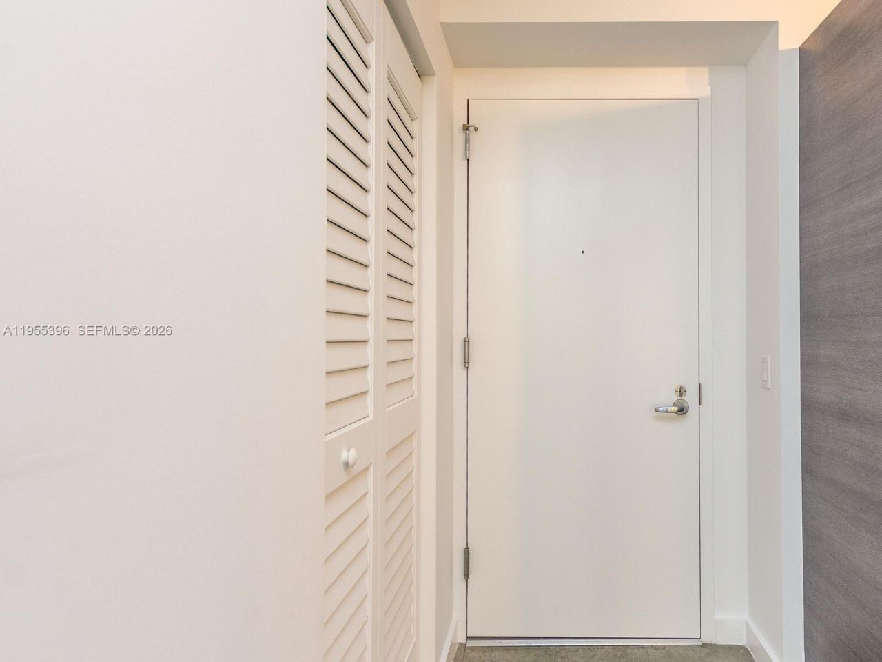 151 SE 1st St , Unit 805, Miami, FL 33131 Photo