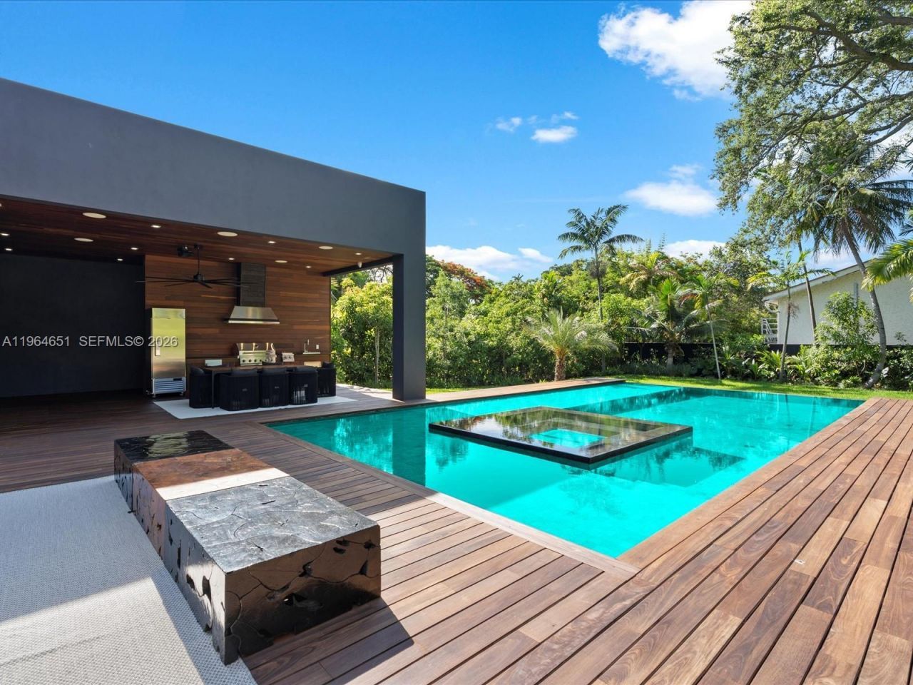 871 NE 83rd St, Miami, FL 33138 Photo