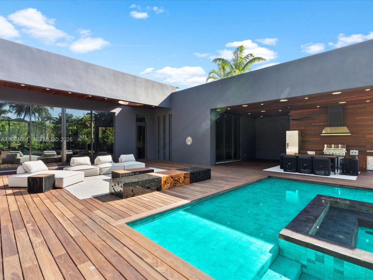 871 NE 83rd St, Miami, FL 33138 Photo