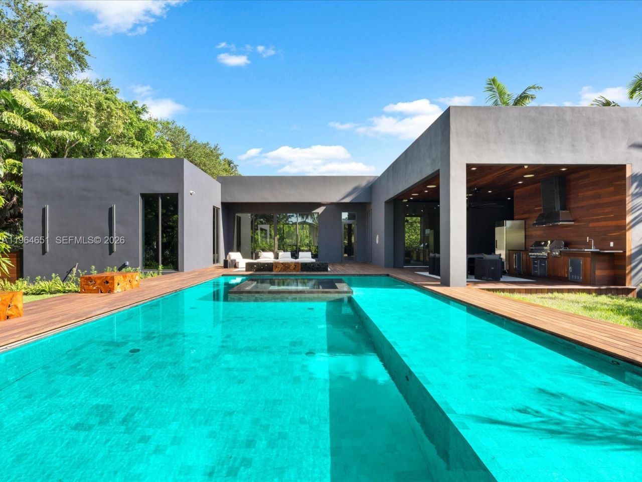 871 NE 83rd St, Miami, FL 33138 Photo