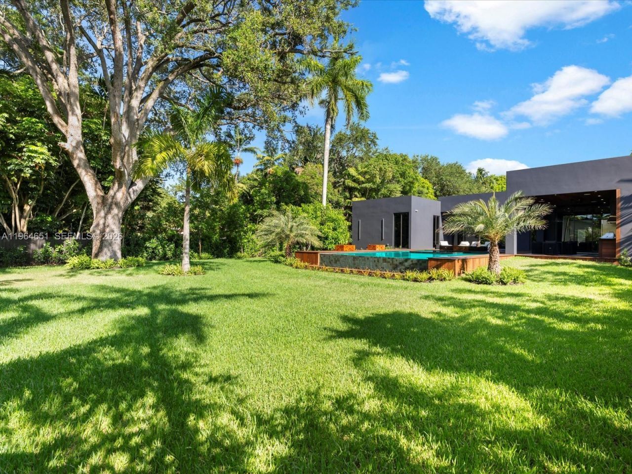 871 NE 83rd St, Miami, FL 33138 Photo