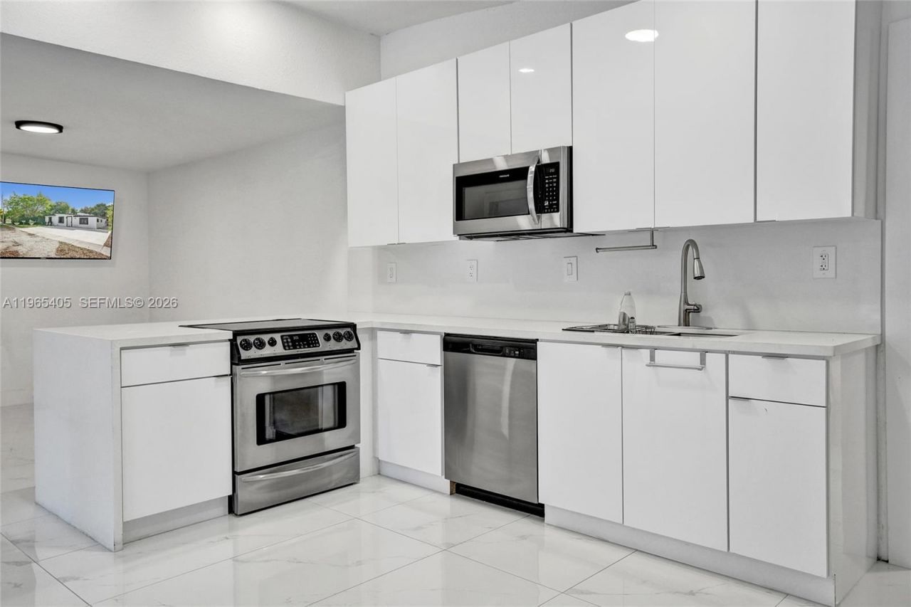 13550 NW 5th Ave, North Miami, FL 33168 Photo