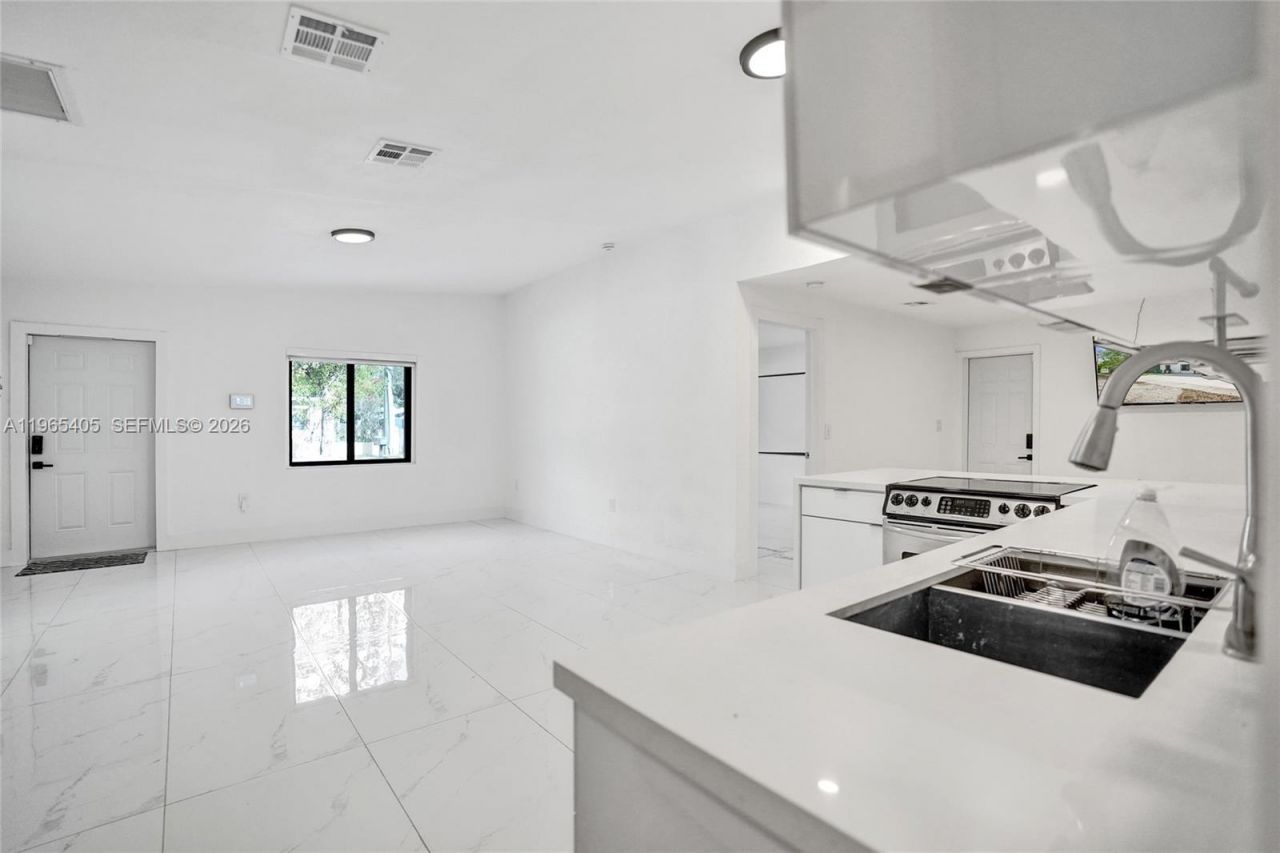 13550 NW 5th Ave, North Miami, FL 33168 Photo