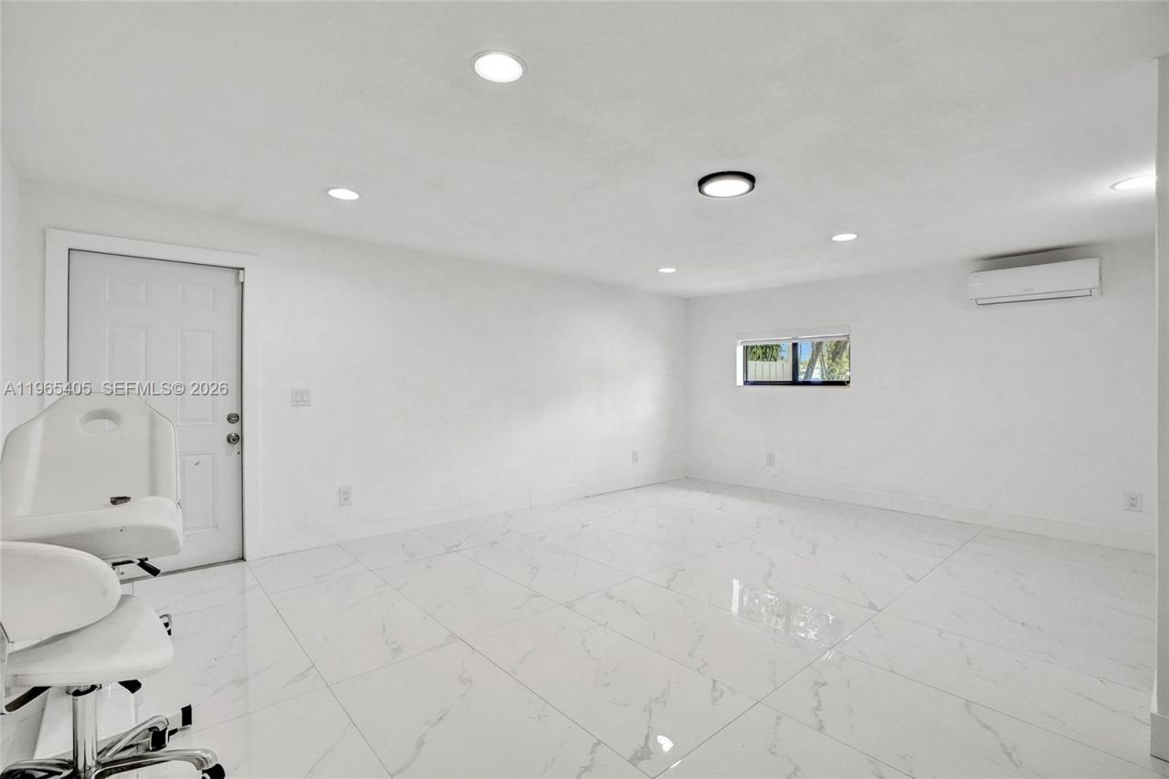 13550 NW 5th Ave, North Miami, FL 33168 Photo