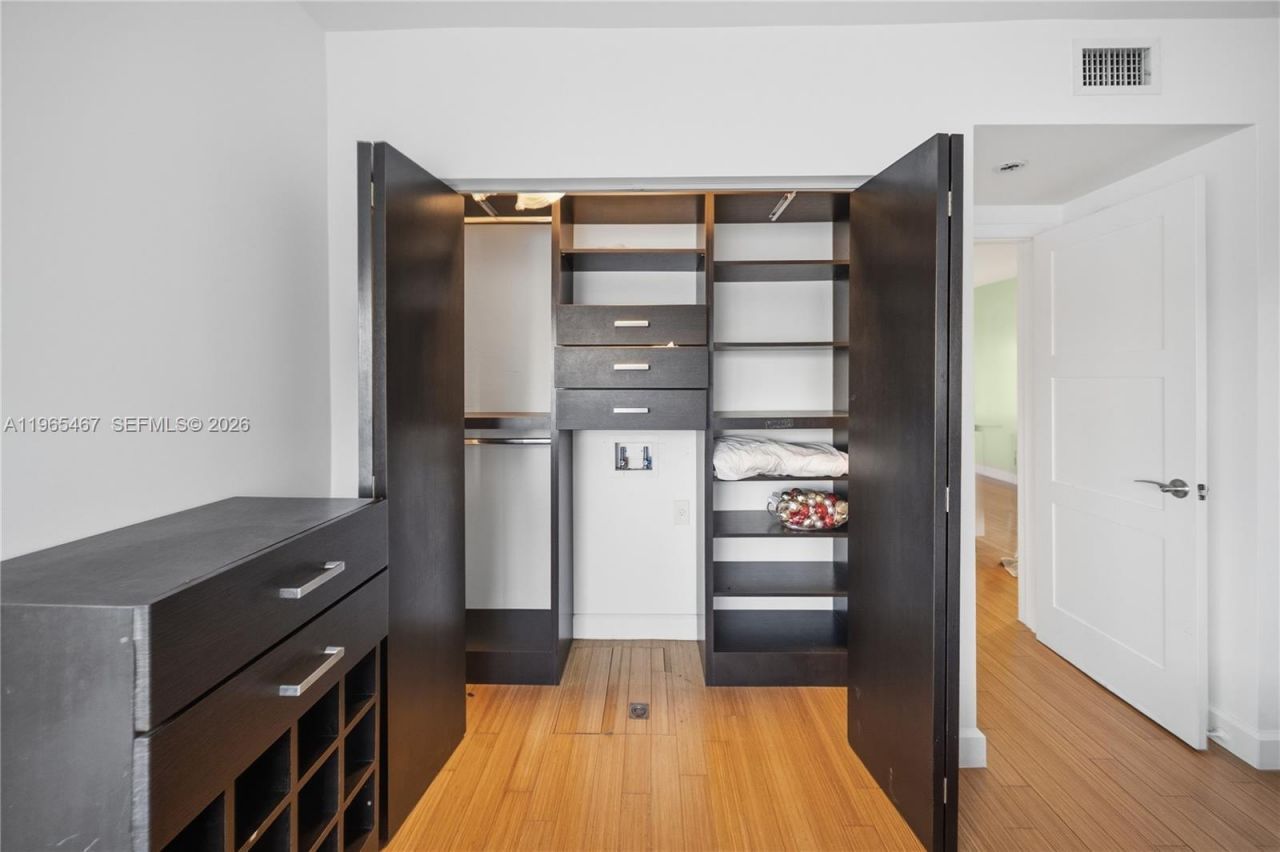 7207 Bay Dr , Unit 21, Miami Beach, FL 33141 Photo