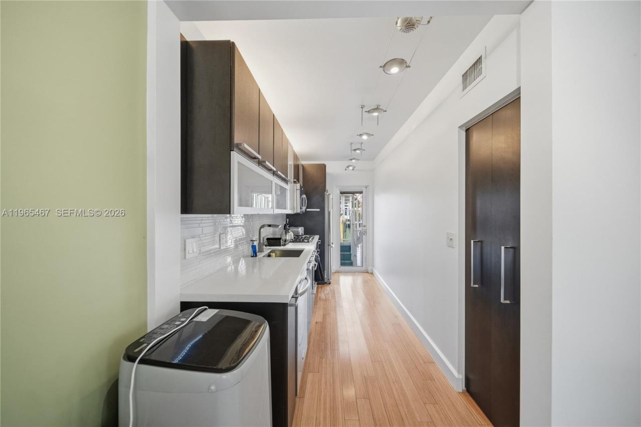 7207 Bay Dr , Unit 21, Miami Beach, FL 33141 Photo