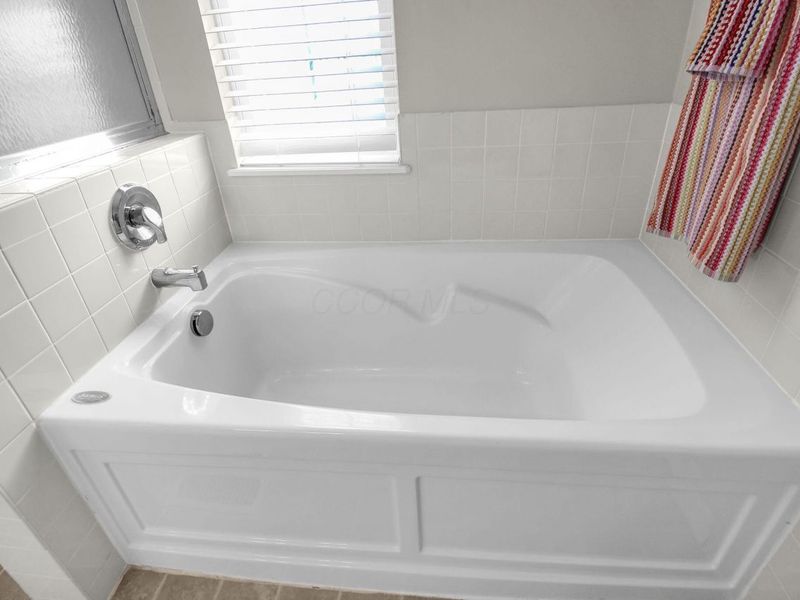 5380 Covington Meadows Drive, Westerville, OH 43082 Photo 18