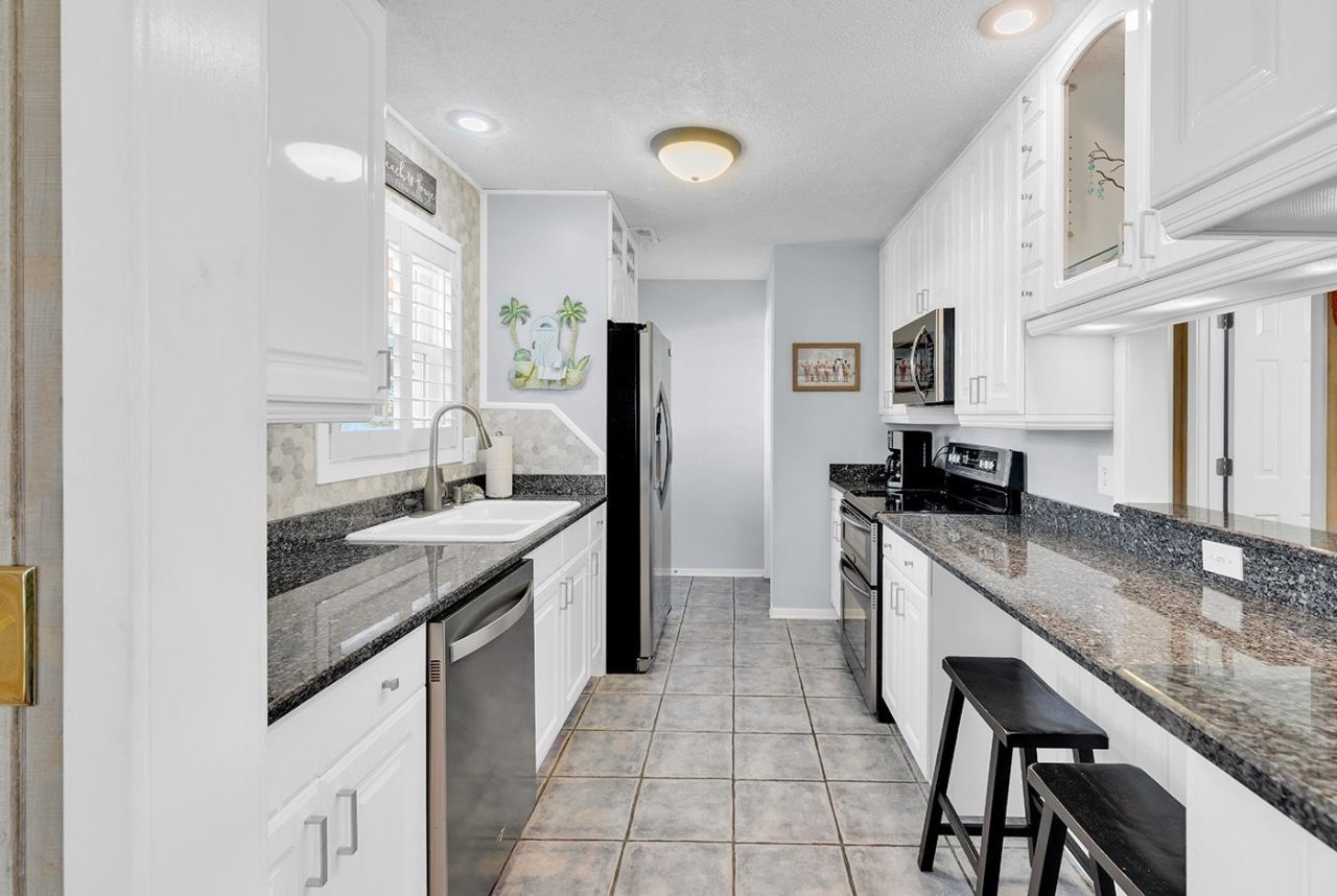 1033 N Dogwood Dr. Photo 11