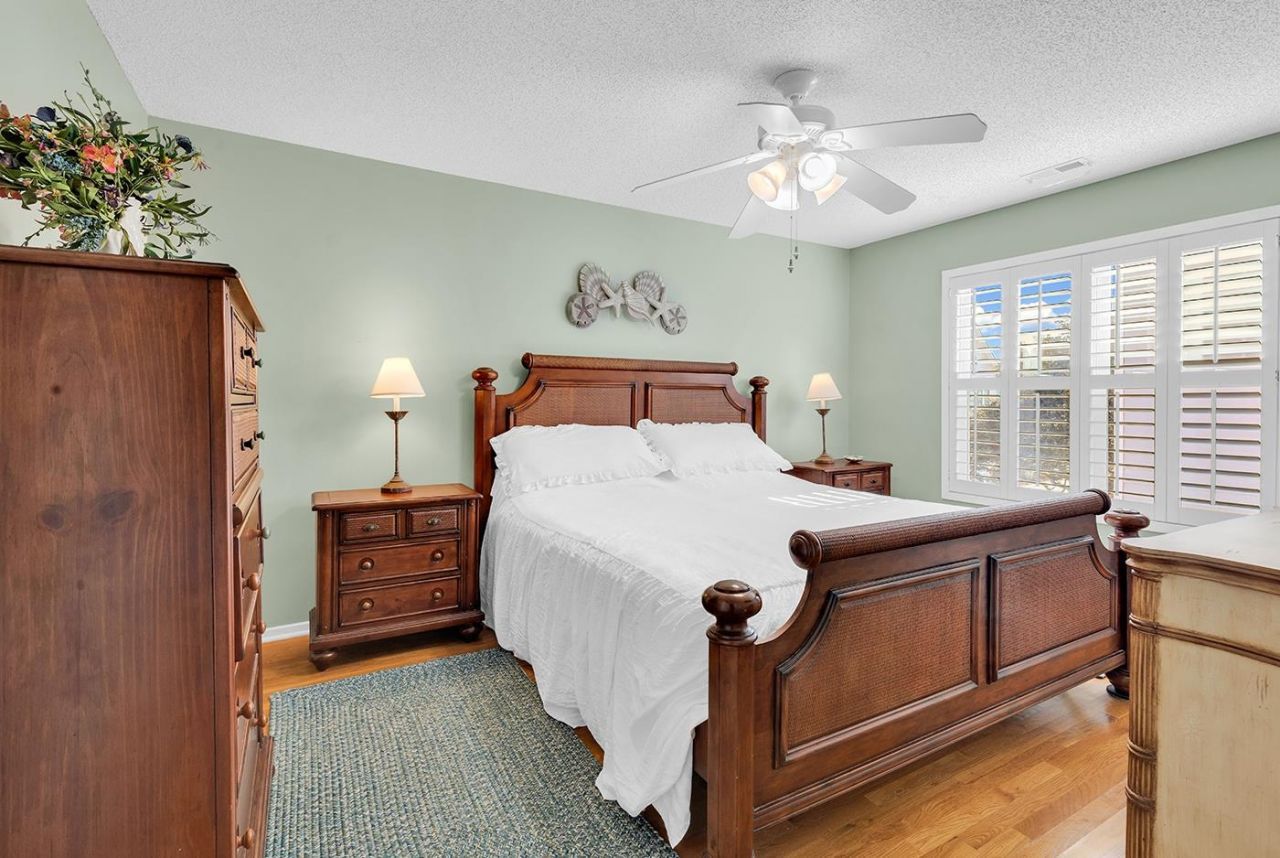 1033 N Dogwood Dr. Photo 16