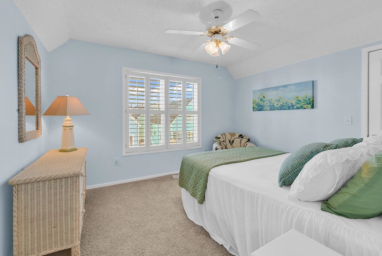 1033 N Dogwood Dr. Photo 19