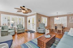 1033 N Dogwood Dr. photo 4