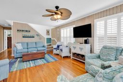 1033 N Dogwood Dr. photo 4