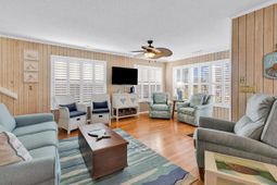 1033 N Dogwood Dr. photo 4