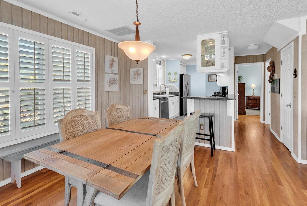 1033 N Dogwood Dr. Photo 6