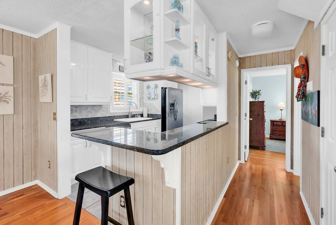 1033 N Dogwood Dr. Photo 9