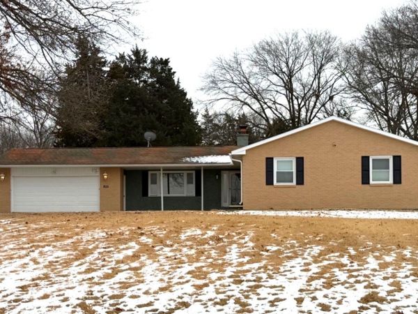 855 Riverside Drive, Dixon, IL 61021